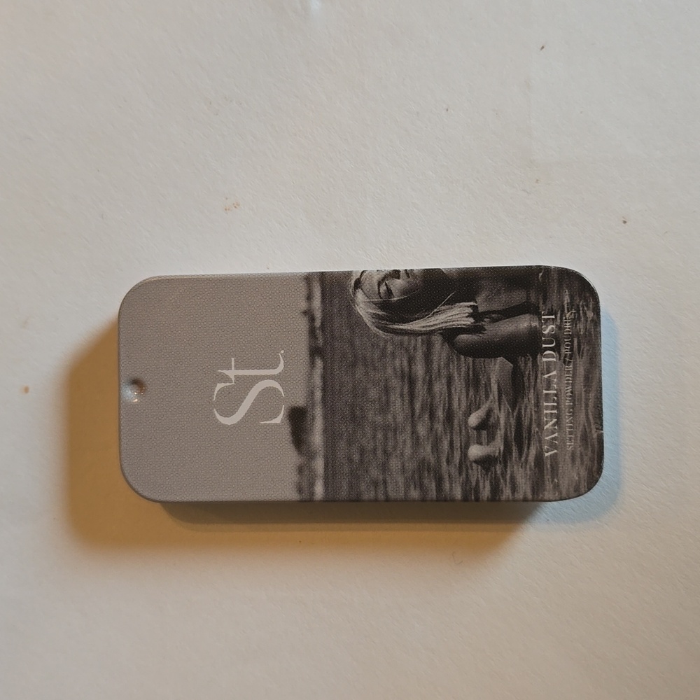 Seint Vanilla Dust setting powder